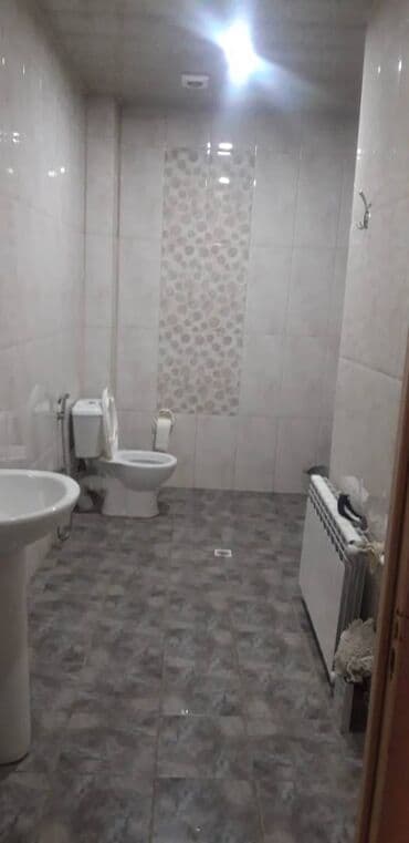 yeni günəşlidə 3 otaqlı ucuz bina evləri: Əhmədli metrosunun yaxınlığında yerləşən 17 mərtəbəli binanın 2-ci — 2