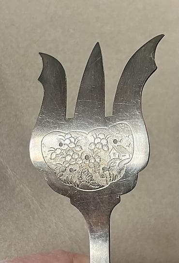 Старинный вьетнамский серебро. 875пр. 
154 гр 
Длина 17 см — 6