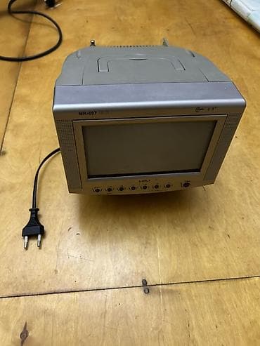 Kompakt CRT TV – MR-697 (6.8") Xüsusiyyətlər: - Ekran: təxminən 6.8
