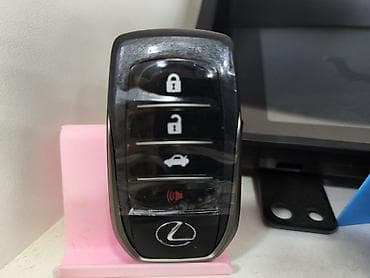 Lexus açarsız giriş üçün uzaqdan idarəetmə açarı (smart key/fob)