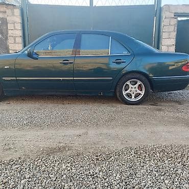 Mercedes-Benz E-Class (W210) sedan - Kuzov: 4 qapılı sedan