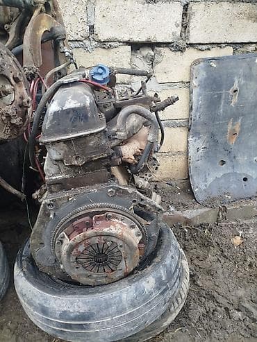 traktor matoru satiram: Satılır: klassik avtomobil üçün komplekt mühərrik bölməsi detalları — 2