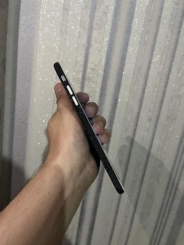 ipad 6 plus: IPhone 7 Plus, Qara, Barmaq izi — 4