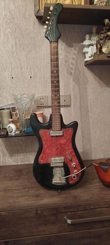 ikinci el gitarlar: Электро-гитара — 1