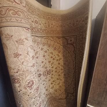 xalca islenmis: - Klassik üslubda xalça - Rəng palitrası: bej, krem, açıq qəhvəyi və — 1