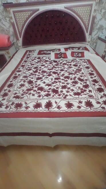 Yataq üçün Yeni Yataq örtüyü