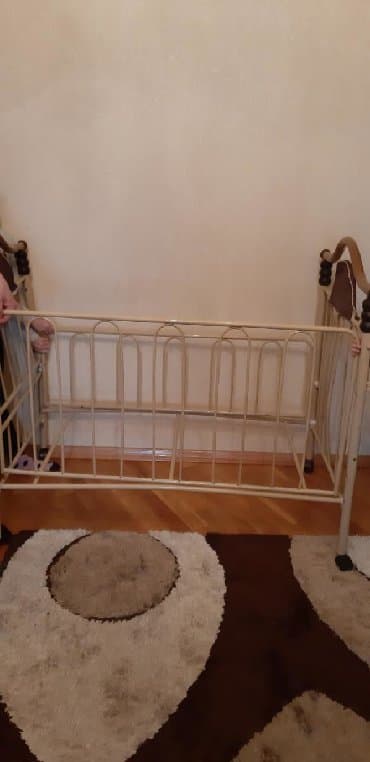 yas tortlari: Oğlan və qız üçün, İşlənmiş, Beşik, Matrassız, Yellənmə mexanizmsiz — 2