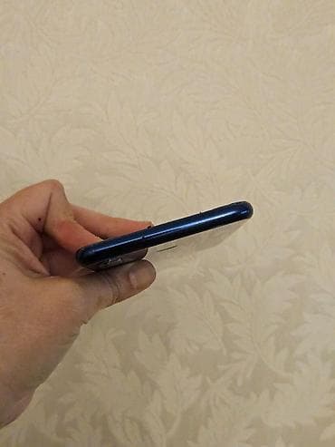 telefon mobil: Tund goy reng hec vaxt temirde olmayib bir defe arxa kriskasi deyslib — 3