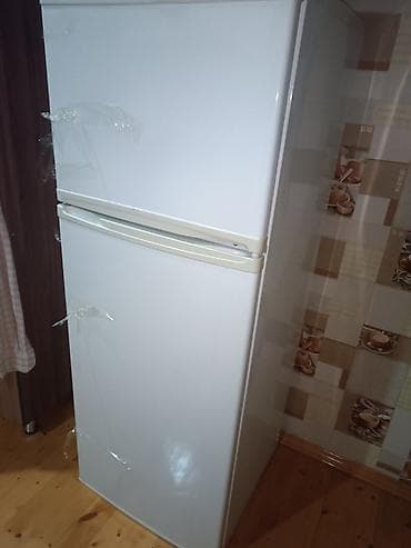 cexol satışı: İki bölməli soyuducu Xüsusiyyətlər: - Üst hissədə ayrıca dondurucu — 5