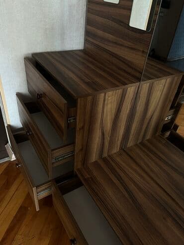 тумбочка в прихожую: Təmiz və səliqəli vəziyyətdə olan, az istifadə olunmuş güzgülü — 2