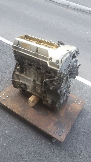 mersedes mator: Mersedes 111 motor.
Benzin motor — 2