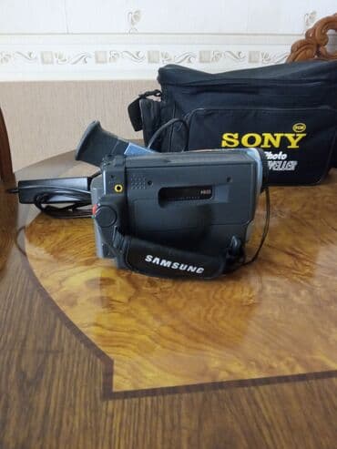 ikinci əl telfon: Videokamera 
Samsung — 1