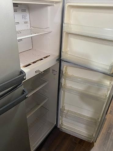 basavik satilir: 2 двери Hitachi Холодильник Продажа, цвет - Серебристый — 2