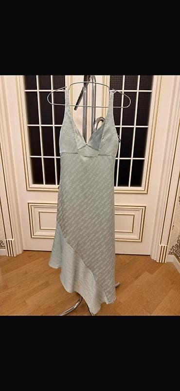 stil: Off white original s size Zərif atlas teksturalı, açıq yaşıl rəngdə — 1