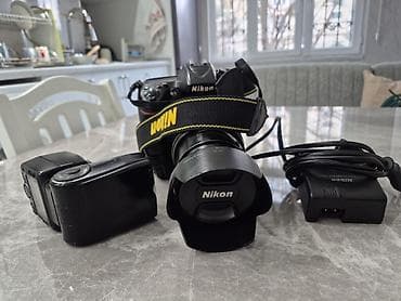 kompi: Nikon D7000. 100DSLR kamera dəsti, Nikon Speedlight SB-700 flaş ilə — 2