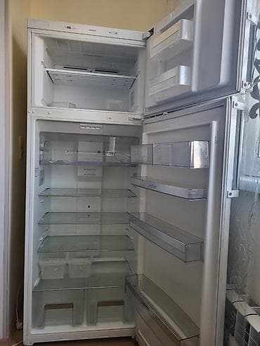 İşlənmiş 2 qapılı Siemens Soyuducu Satılır, rəng - Ağ, Təkərli — 2