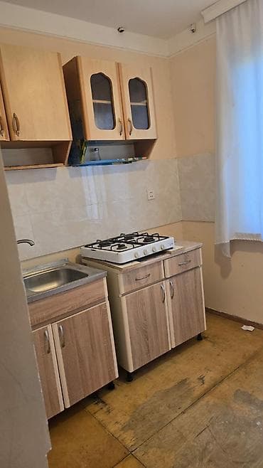merdekan evler: Kirayə Nefçillər Metrosu 5/4 mərtəbəsi 1 otaqlı boş evdir Heydər — 10