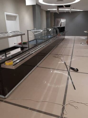 böyük soyuducu: Yüksək keyfiyyətdə şirniyyat vitrinlərinin istənilən ölçü və dizaynda — 8