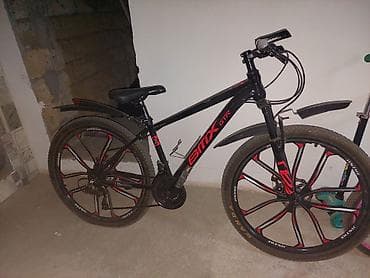 BMX GTR dağ velosipedi - Rəng: qara, qırmızı loqo və detallarla -