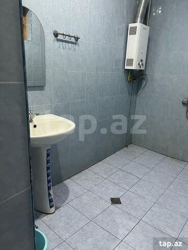 mikrorayon kiraye evler: Geniş və işıqlı otaqlardan ibarət mənzil. Taxta döşəmələr, hündür — 16