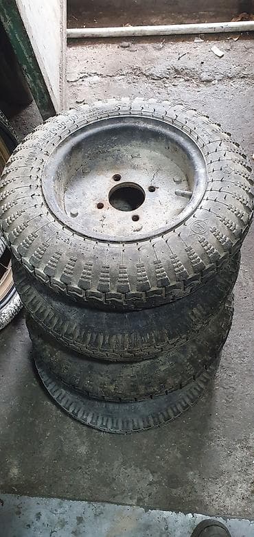 koməkci qoşqu: Məhsul: Köhnə texnika və avadanlıq hissələri dəsti Təsvir: - Metal — 2