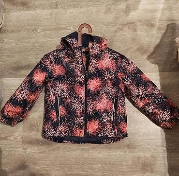 bomber kurtka: 6 -7 yaşlı qız uşağı üçün kapişonkalı yaz-payız kurtqası satılır — 2