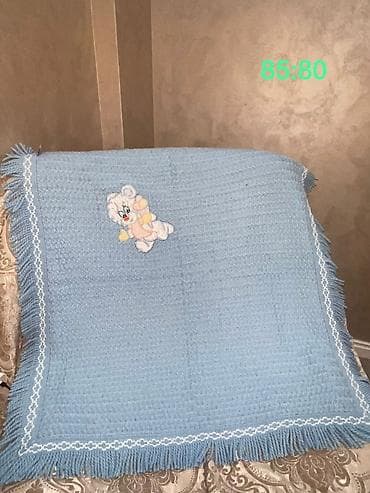 Odeyal. Ikisi bir yerdə 6 manat. Yaxşı vəziyyətdədir. Az iwlenib — 3