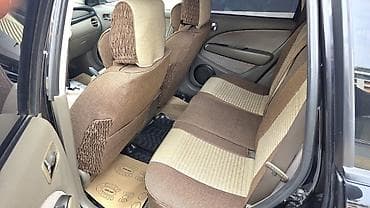 qara maşın: Mitsubishi Outlander – şəhər və yolsuzluq üçün praktik krossover. - — 5