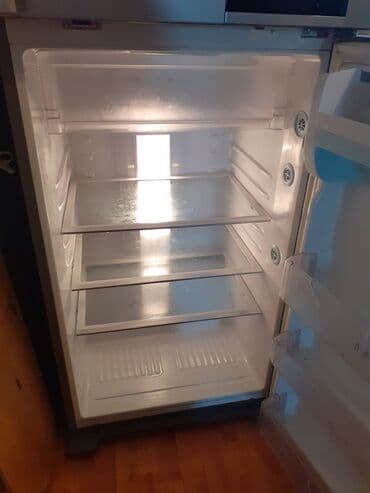 xolodelnik: İşlənmiş 2 qapılı LG Soyuducu Satılır, rəng - Gümüşü, Təkərli — 4