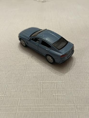 siniy traktor oyuncaq: Metall mini avtomobil modeli – mavi sedan/kupé üslubunda - Korpus — 3