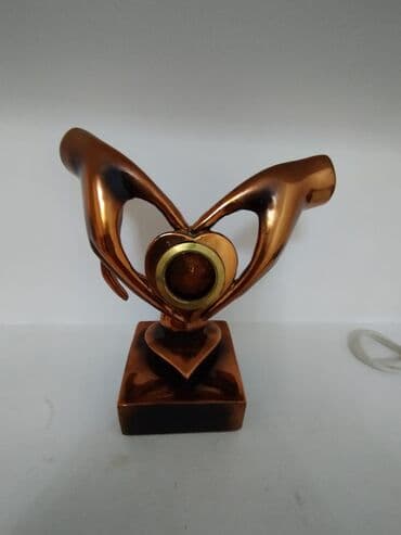 Uşaq geyimi və ayaqqabıları: Suviner hün 25 sm şəkil qoymaq olar icinə Dəmirdəndir Alınıb 35 azn — 9