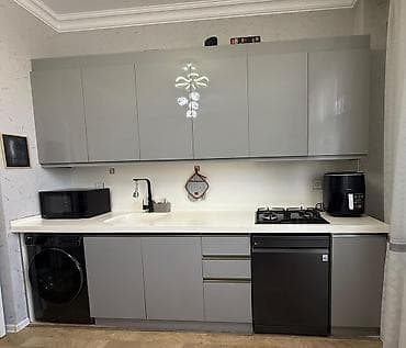 Ev üçün mebel: Mətbəx mebeli satılır 900₼. Üzəri tökmə mərmərdir.Ölçü 3.10. Üzərində — 1