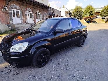 disk teker 17: Kia Rio sedan – qara rəng - Kuzov: 4 qapılı sedan, qara rəng, qara — 4