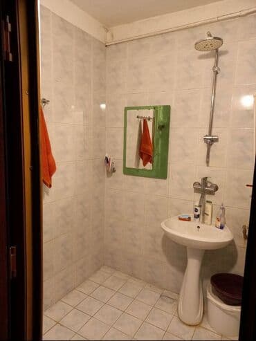 evler bineqedide: Mənzil kirayə verilir boş vəziyyətdə. Qaracuxur qesebesinin tam — 6