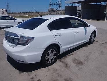 byd qin plus: Honda Civic: 1.6 l | 2013 il Sedan — 5