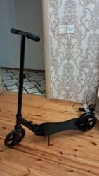трюковой самокат в бишкеке: Şəhər üçün böyük təkərli skuter - Rəng: qara, minimalistik dizayn - — 5