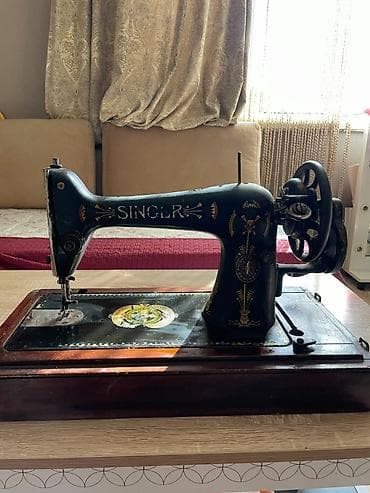 modelka maşınlar: Antik tikiş maşını – mexaniki, ayaq pedallı model - Korpus: metal — 1