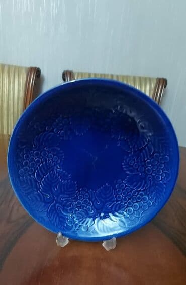 Antikvar.100 ilindir.Yəni 1 əsir yaşı var