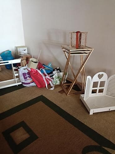 Dekorativ tədbir aksesuarları dəsti - Qızılı rəngli metal stendlər