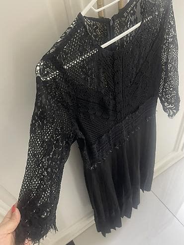 Zara Basic qara paltar - Model: krujeva detallı, üst hissəsi tam