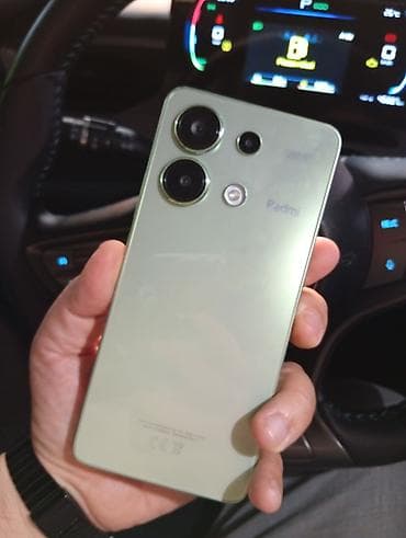 Məhsul: Redmi Note 13 - Rəng: Açıq yaşıl (şüşə arxa, düz metal kənar — 4