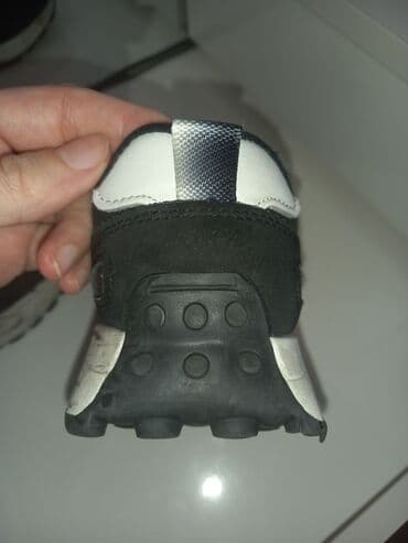 bu слипоны: BLS-EKER brendinin qara rəngli uniseks krosovkaları. Ayaqqabılar ağ — 3