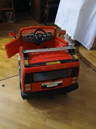 ev masin: Uşaq üçün elektrikli minik maşını – qırmızı off-road jip modeli - — 2