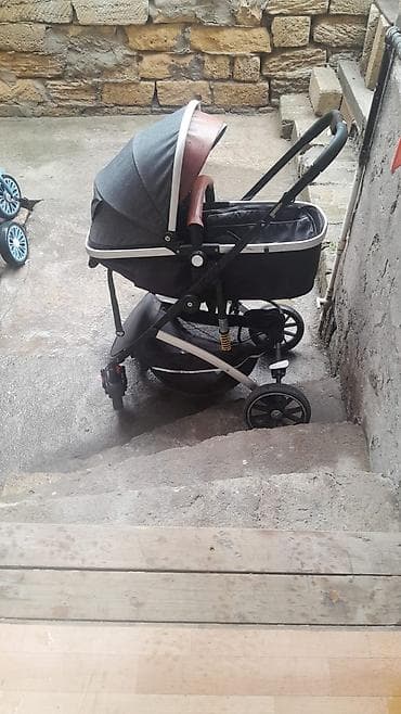 Çıxarıla bilən beşikli araba