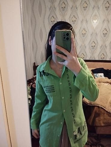 uzun koftalar: Yasil saroçka hem yaxasi aciq altinna cropla hem bagli hem qolu aciq — 3