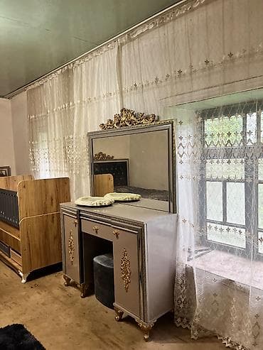 carpayı 2 nəfərlik: Yataq otagi mebeli. 2 ildir alınıb cox az istifade olunub . Şfanerinin — 4