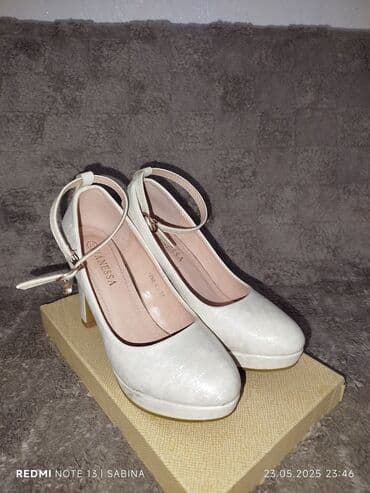 4xl nece razmerdi: Tuflilər, Ölçü: 37, rəng - Bej, İşlənmiş — 1