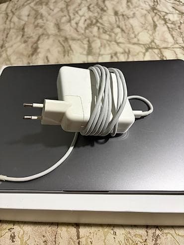 iphone 12 pro adapter: MacBook Pro 13-inch, 2020, Four Thunderbolt 3 ports. 16 ram, 1 tb — 5