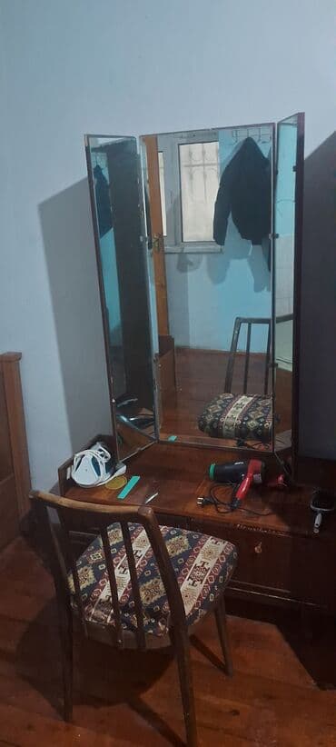 1 комнатная посуточно в баку: Salam qara qarayevdə 1 otaqlı bir kuxnalı evə otaq yoldaşı 2 nefer — 4