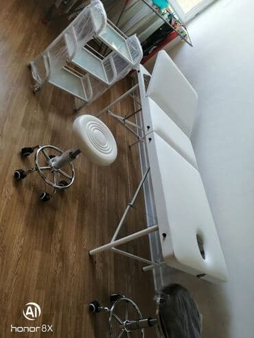 Yeni, Kosmetoloji kuşetka, rəng - Ağ